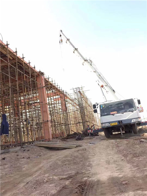 三河市吊车作业的安全注意事项有哪些？