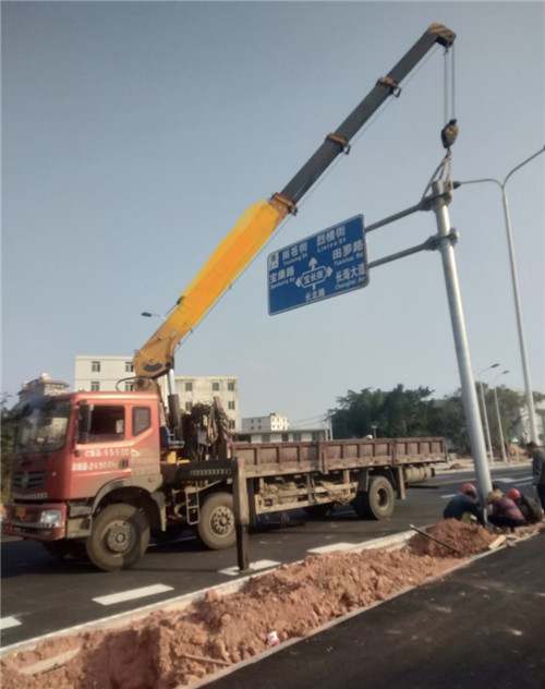 三河市设备吊装租赁吊车要用多大吊车