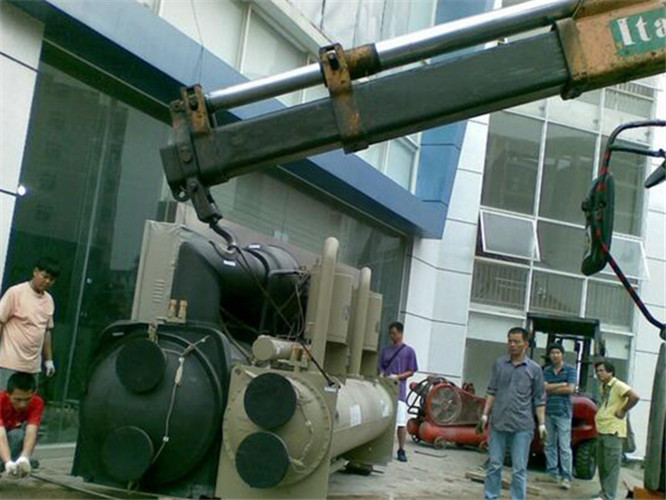 三河市随车吊和汽车吊的核心区别是什么？哪种更省钱？