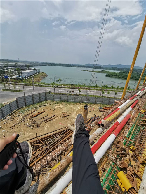 三河市作业中发生设备损坏或人员意外，责任怎么划分？