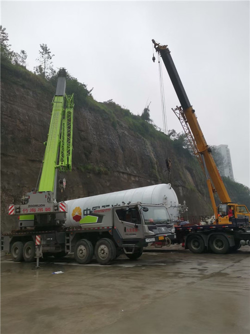 三河市“不怕风雨冻”—— 吊车的 “恶劣环境适应” 技术